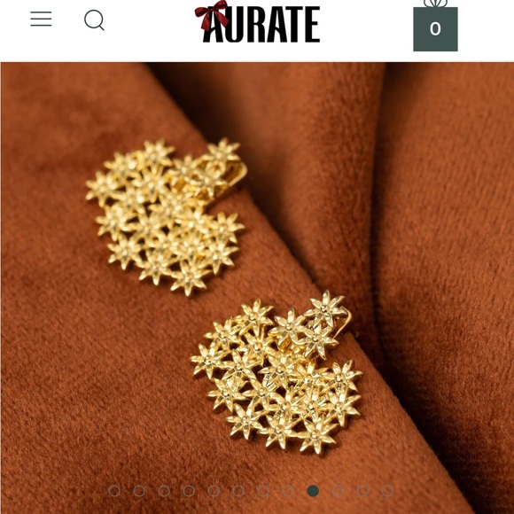 AURATE NYC flower earrings - Picture 5 of 8